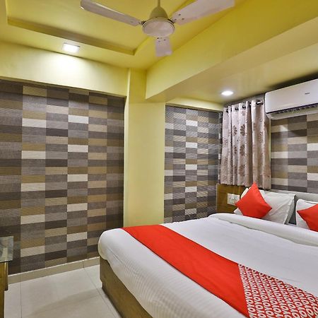 Spot On Hotel Shreeji Palace Ahmedabad Ngoại thất bức ảnh
