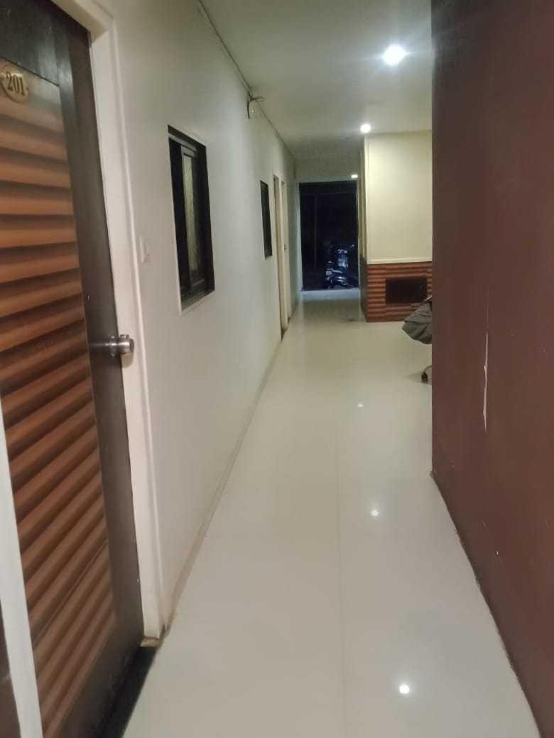Spot On Hotel Shreeji Palace Ahmedabad Ngoại thất bức ảnh