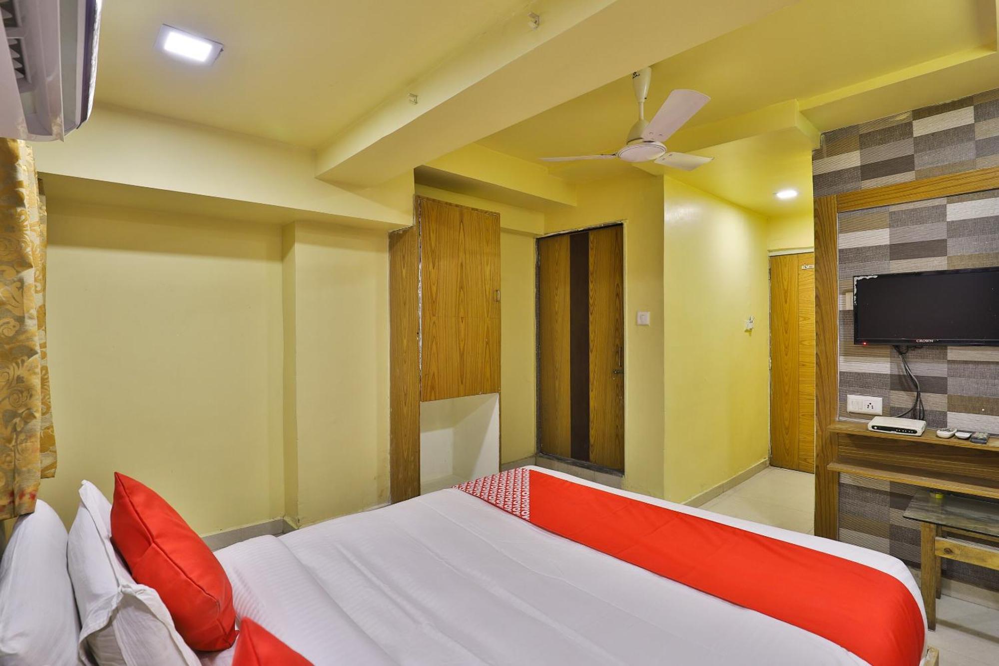 Spot On Hotel Shreeji Palace Ahmedabad Ngoại thất bức ảnh