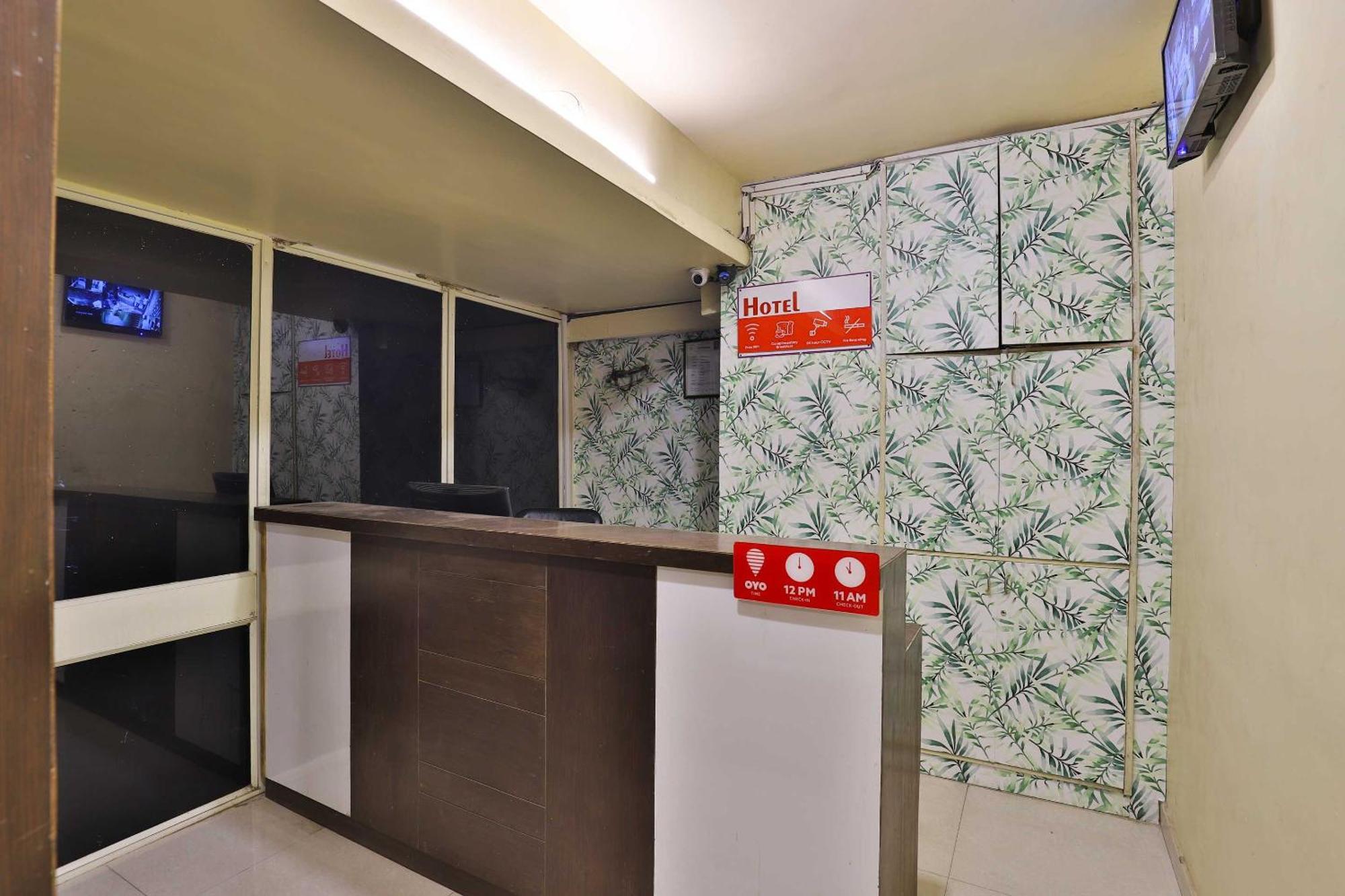 Spot On Hotel Shreeji Palace Ahmedabad Ngoại thất bức ảnh