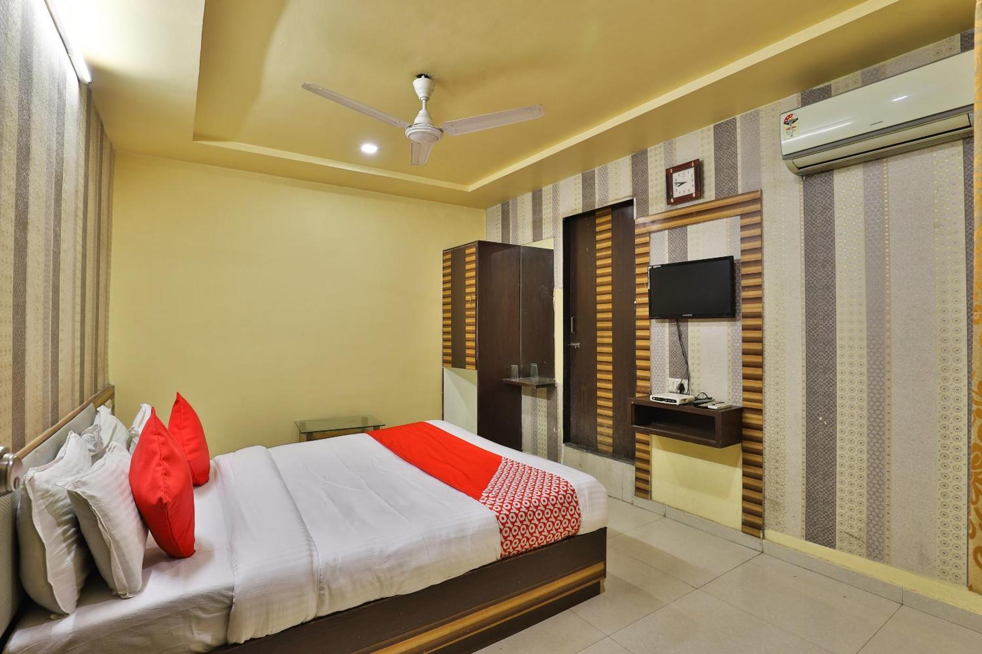 Spot On Hotel Shreeji Palace Ahmedabad Ngoại thất bức ảnh